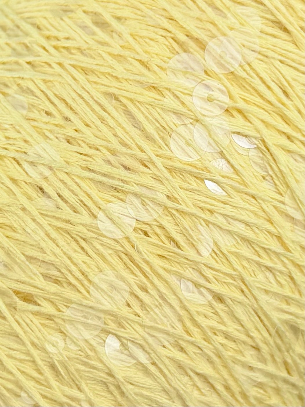 Art. Brillante 260 m / 100 g – Coton avec maxi paillettes col. Jaune clair